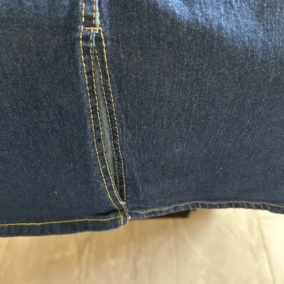 The Fashion Jeans Premium Denim size Large for Skinny with Belt included - Picture 4 of 12